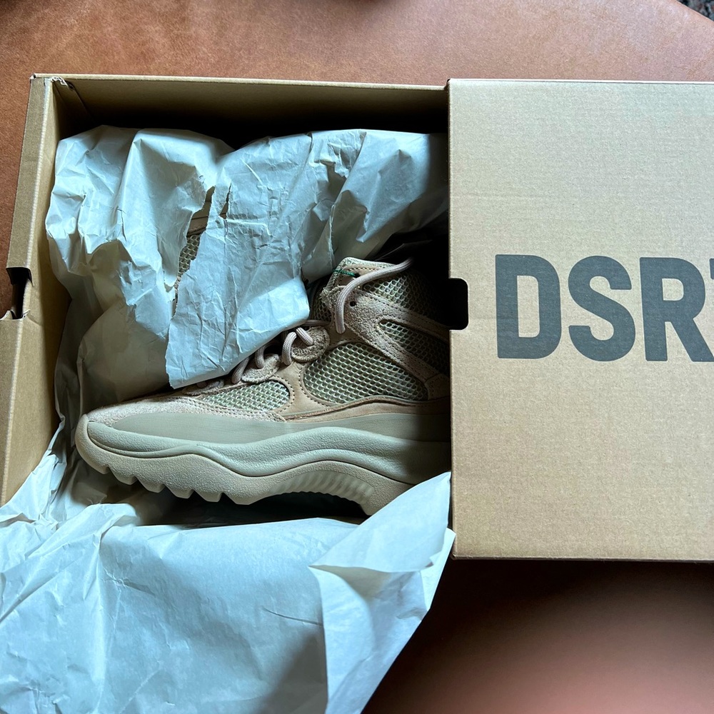 Yeezy Desert Boot Rock Size:4.5 Brand New